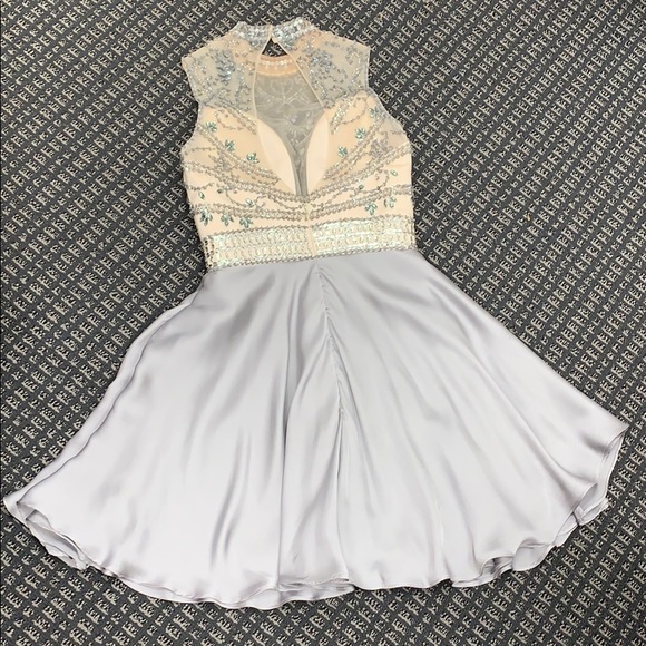 Short silver dress - Picture 5 of 5